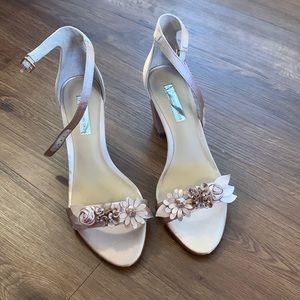 Nude flower heels